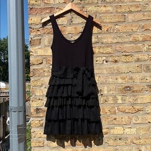 H&M Black Mini with ruffled bottom and bow 🎀